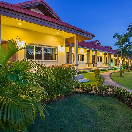 Phuket Airport Villa Ban Bo Han Номер фото