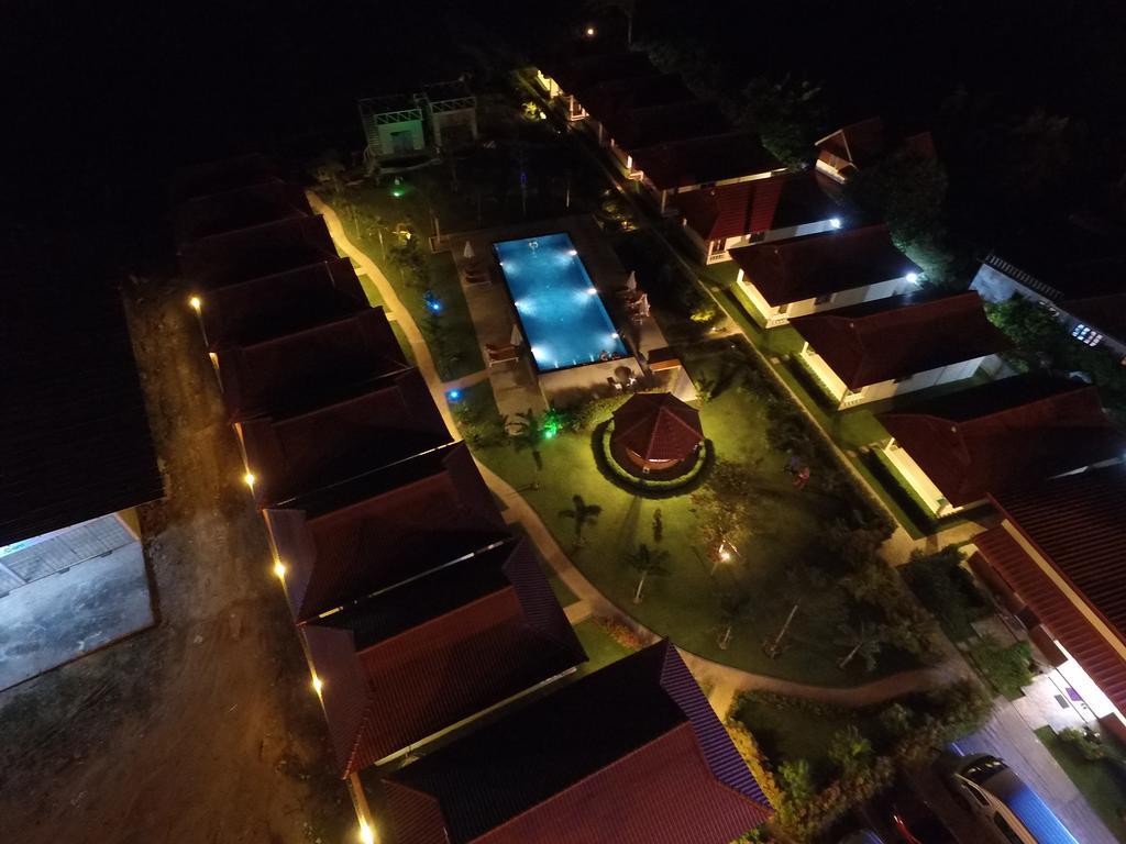 Phuket Airport Villa Ban Bo Han Екстер'єр фото