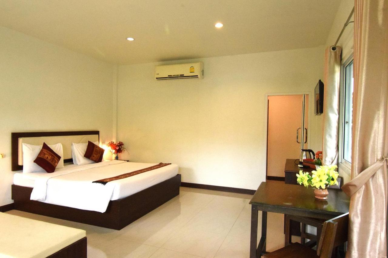 Phuket Airport Villa Ban Bo Han Екстер'єр фото